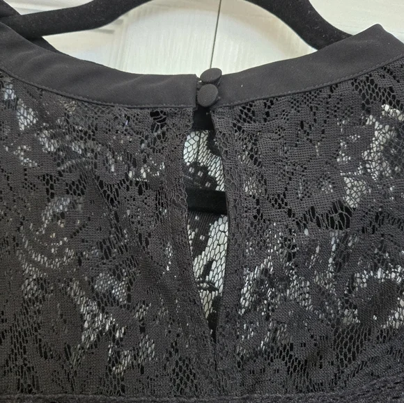 Torrid Georgette With Lace Detail Flutter Sleeve Black Top - Size 2 - Picture 10 of 12